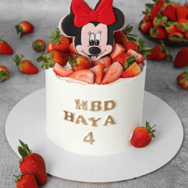 mini mouse strawberry cake