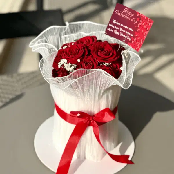 yarn wrapped cake