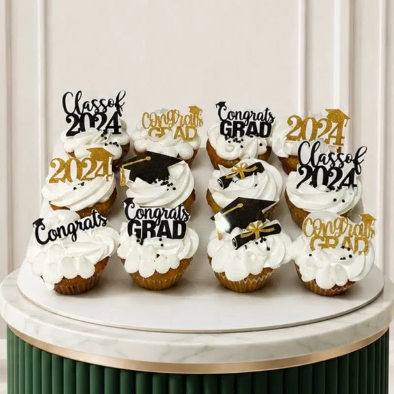 Graduation Cupcakes 02 Congrats Graduate cupcakes for graduation celebration